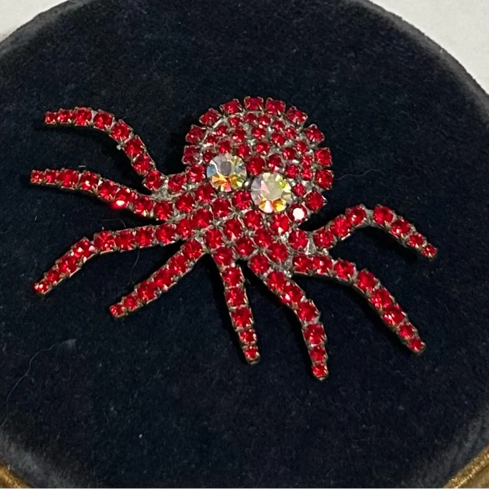 Czech rhinestone roach - Picture 6 of 7